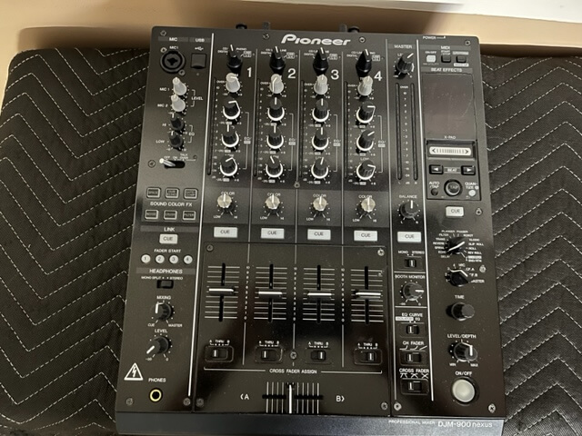 Pioneer DJM-900 Nexus professional mixer