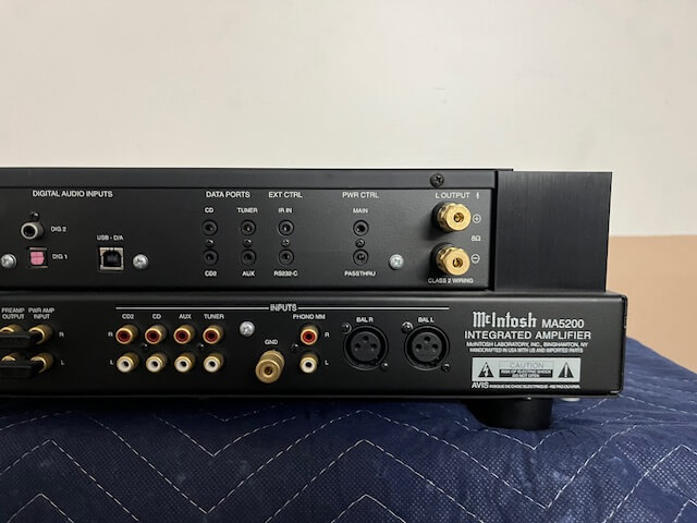 McIntosh MA5200 integrated amplifier