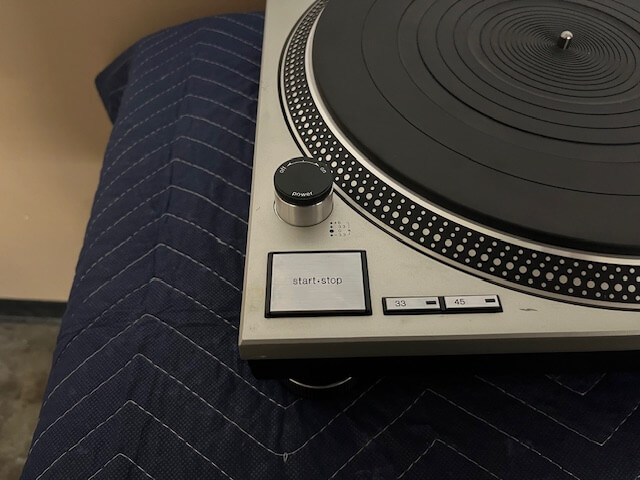 Technics SL1200 MK2 direct drive