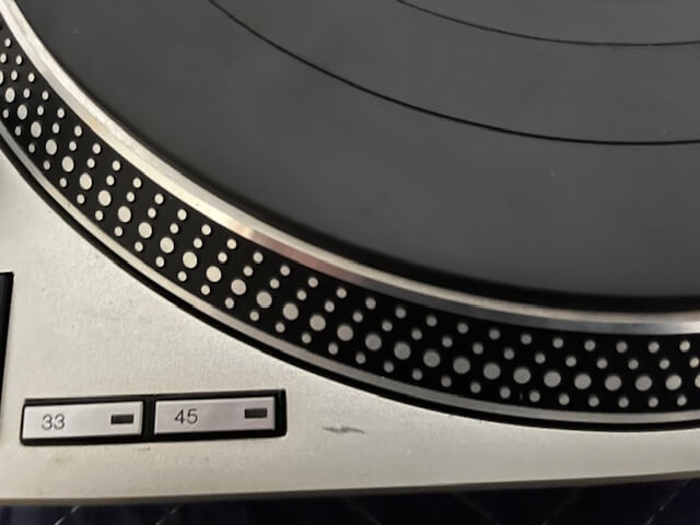 Technics SL1200 MK2 direct drive