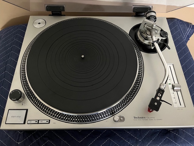 Technics SL1200 MK2 direct drive