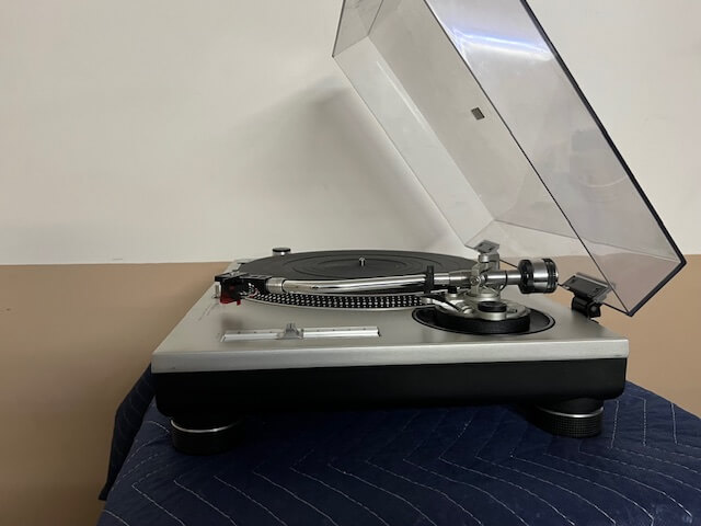 Technics SL1200 MK2 direct drive