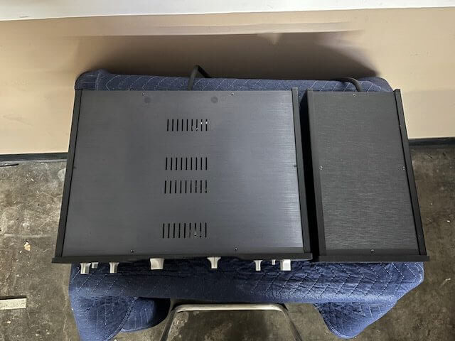 Mark Levinson No. 26 dual monaural preamplifier and PLS 226 power supply